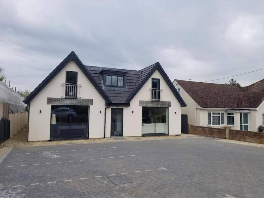 Daisy Lodge: Spacious Flat Near Blenheim Palace & Oxford Apartment *