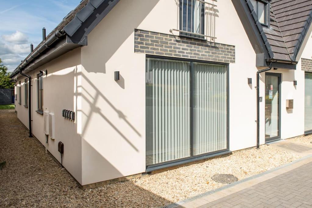 Daisy Lodge: Spacious Flat Near Blenheim Palace & Oxford Kidlington