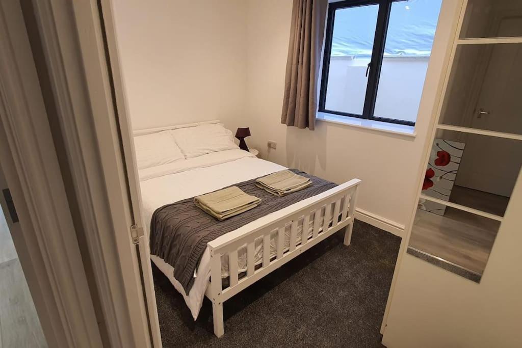 Daisy Lodge: Spacious Flat Near Blenheim Palace & Oxford * Kidlington