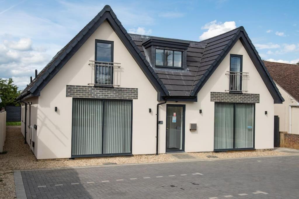 Apartment Daisy Lodge: Spacious Flat Near Blenheim Palace & Oxford Kidlington