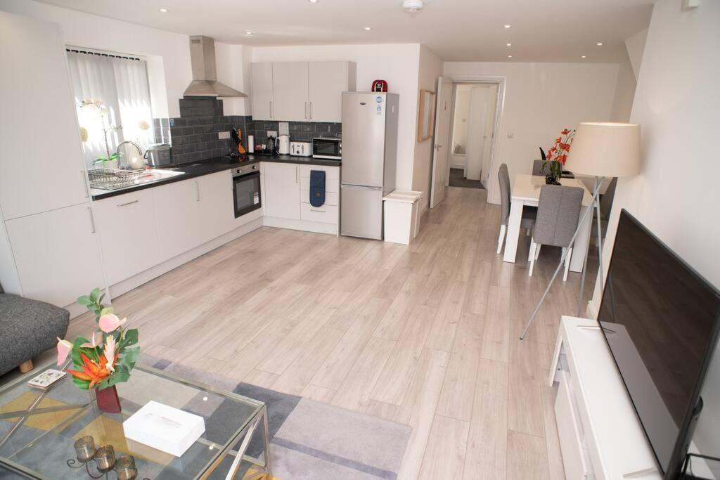 Daisy Lodge: Spacious Flat Near Blenheim Palace & Oxford * Kidlington