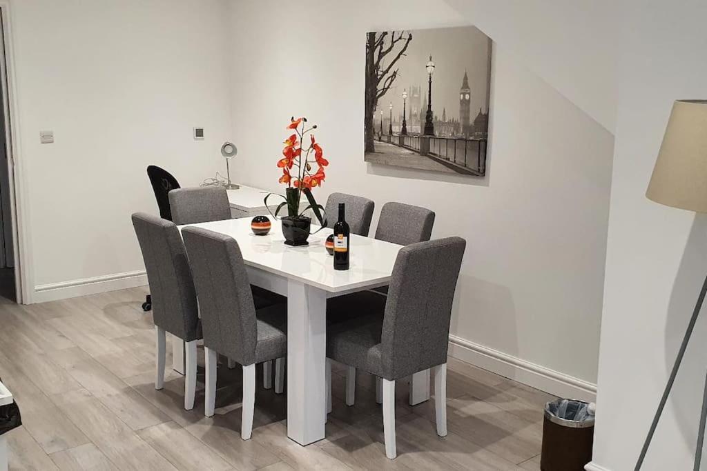 Daisy Lodge: Spacious Flat Near Blenheim Palace & Oxford * Kidlington